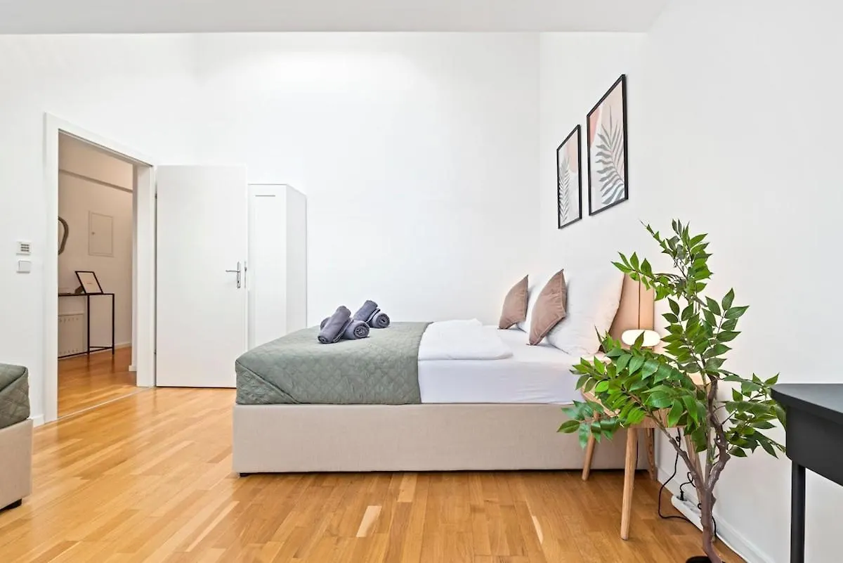 Modern Apartment Near City Center - Rooftop Terrace Vienna Austria